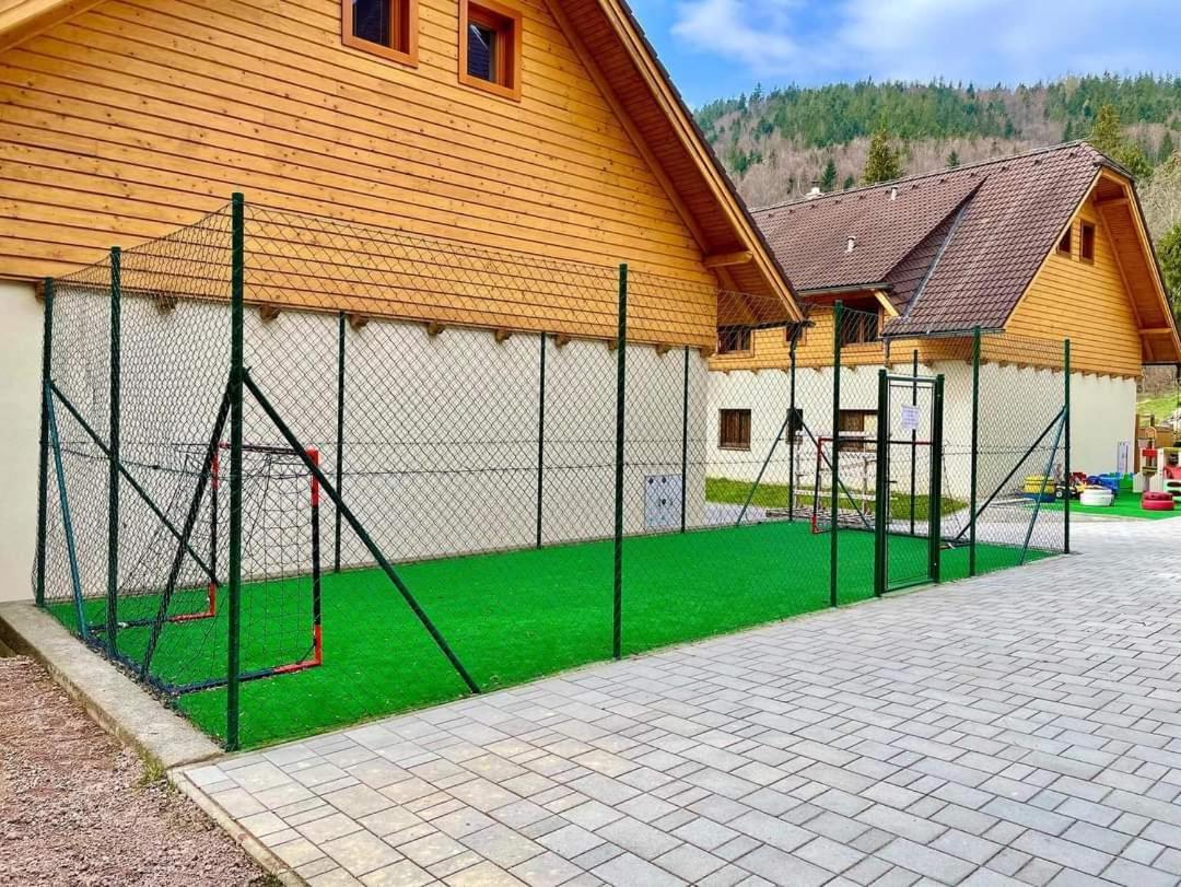 Chaty A Apartmany Kuria Na Taloch, Tale - Chopok Juh Exterior photo