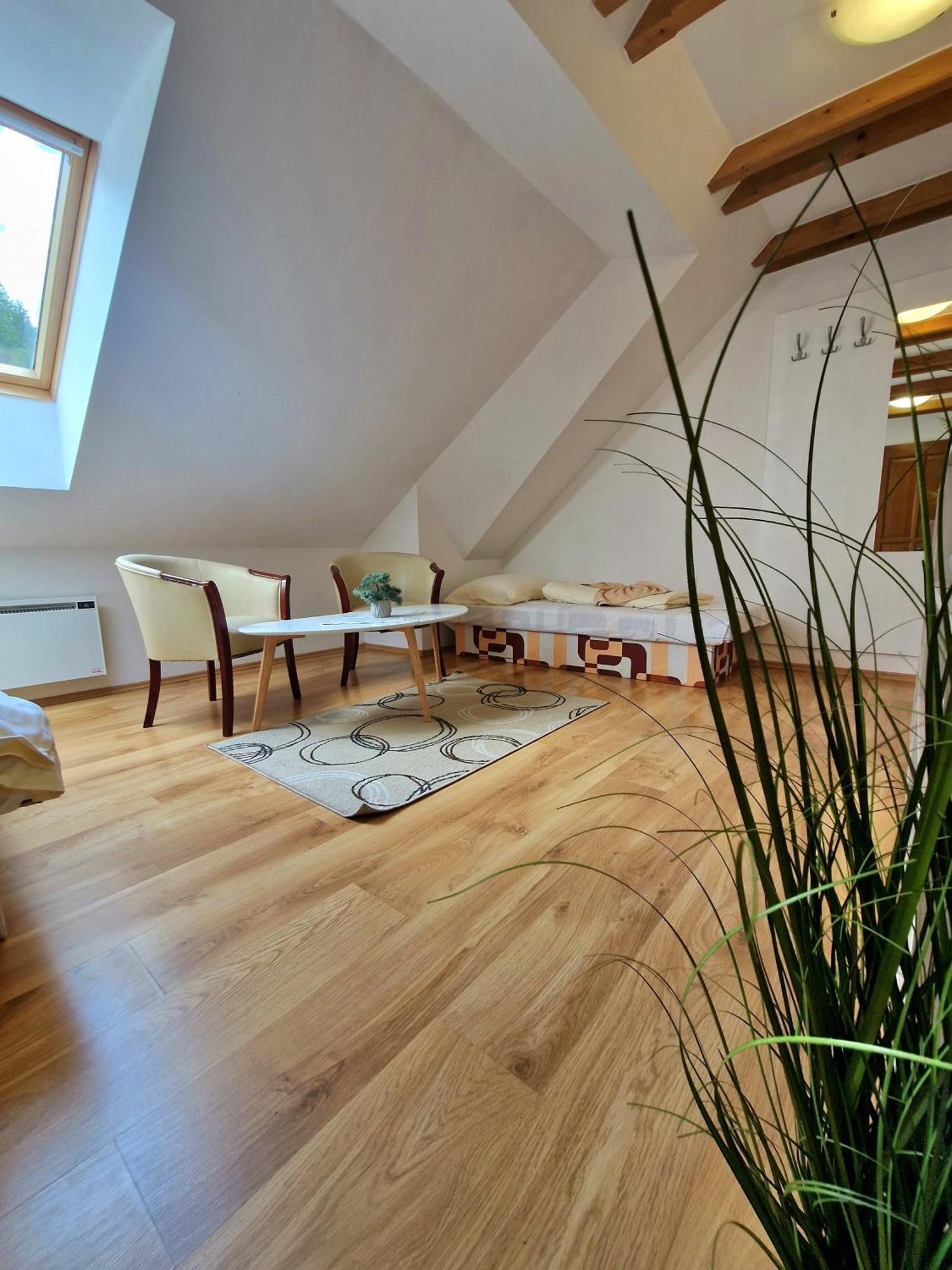 Chaty A Apartmany Kuria Na Taloch, Tale - Chopok Juh Exterior photo