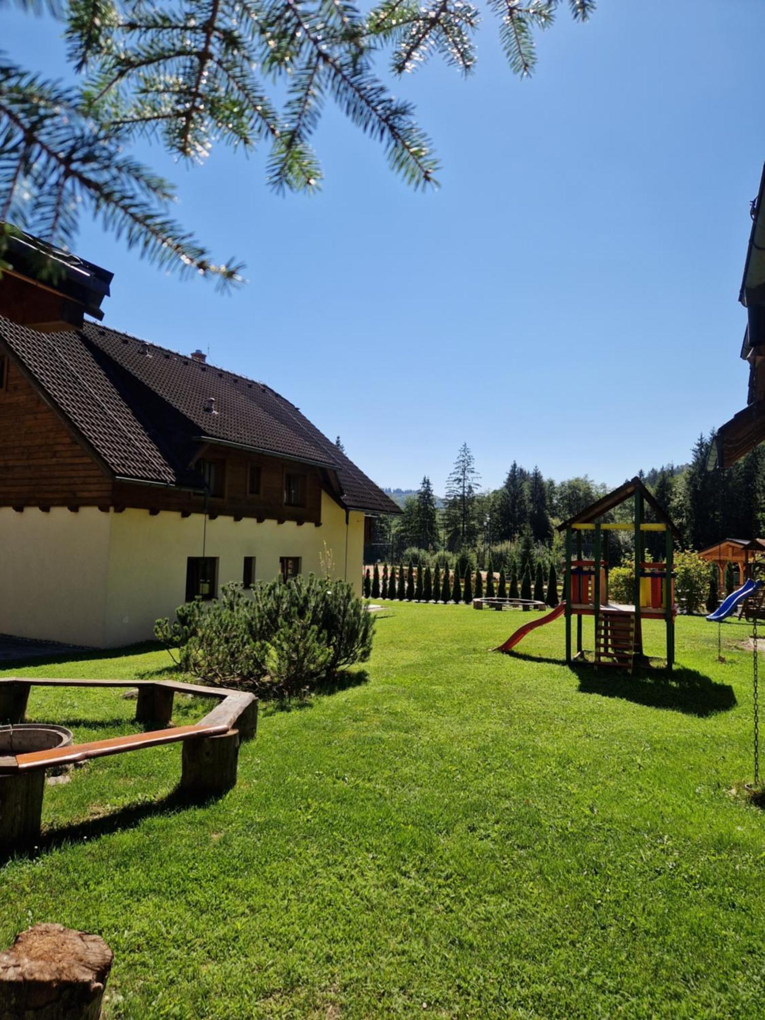 Chaty A Apartmany Kuria Na Taloch, Tale - Chopok Juh Exterior photo